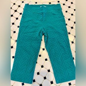 EUC Sz M Margaret M Teal slimming pull on Capris